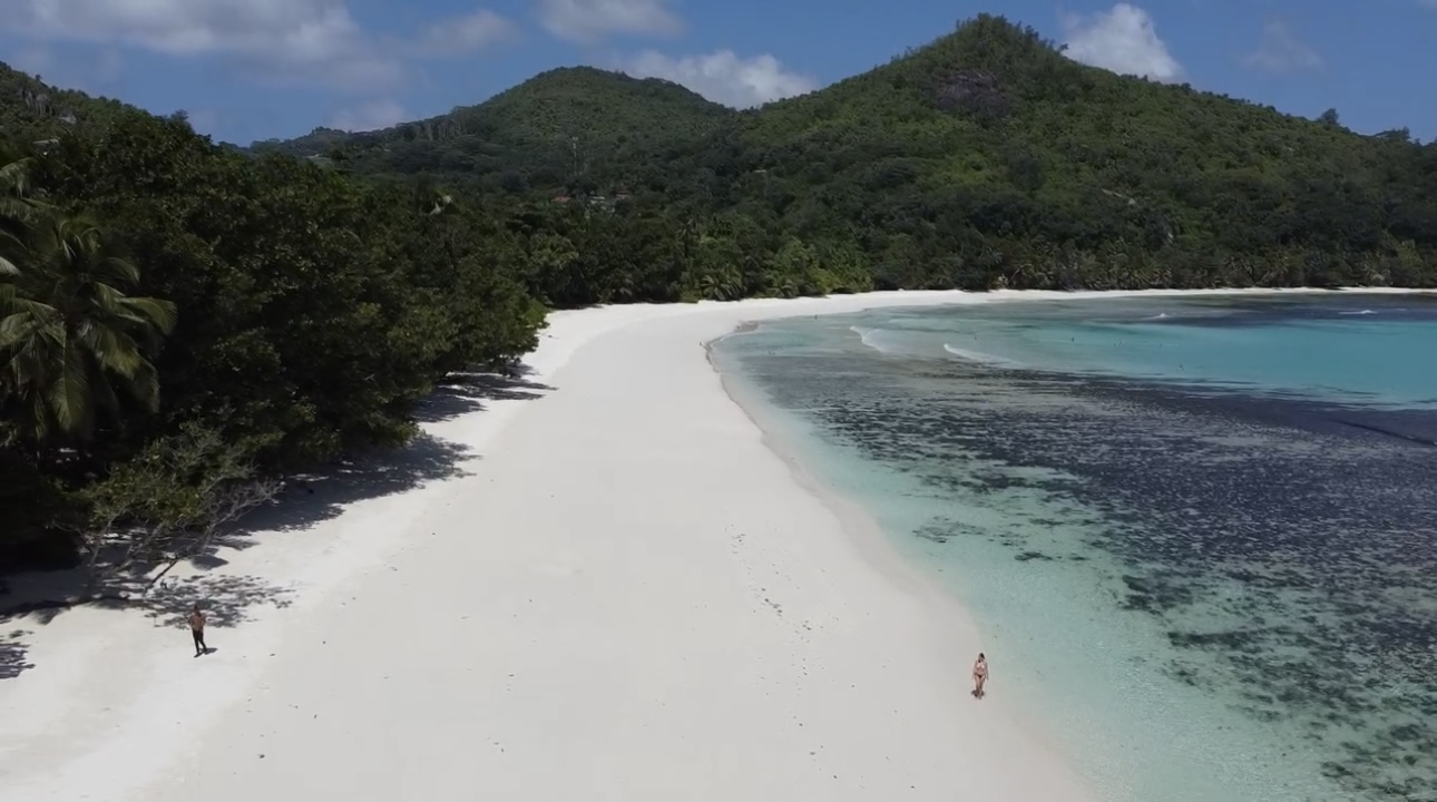 Mahé Baie Lazare public beach