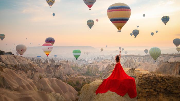 Fotospots in Kappadokien heute möchte ich dir über eine ganz besondere Erfahrung berichten - das Heißluftballon-fliegen in Kappadokien.