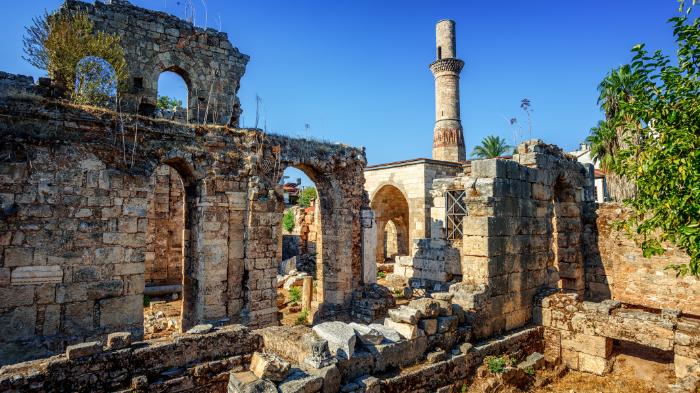 Die Minarett ist als das "Broken Minaret" bekannt aufgrund ihres beschädigten Zustands.